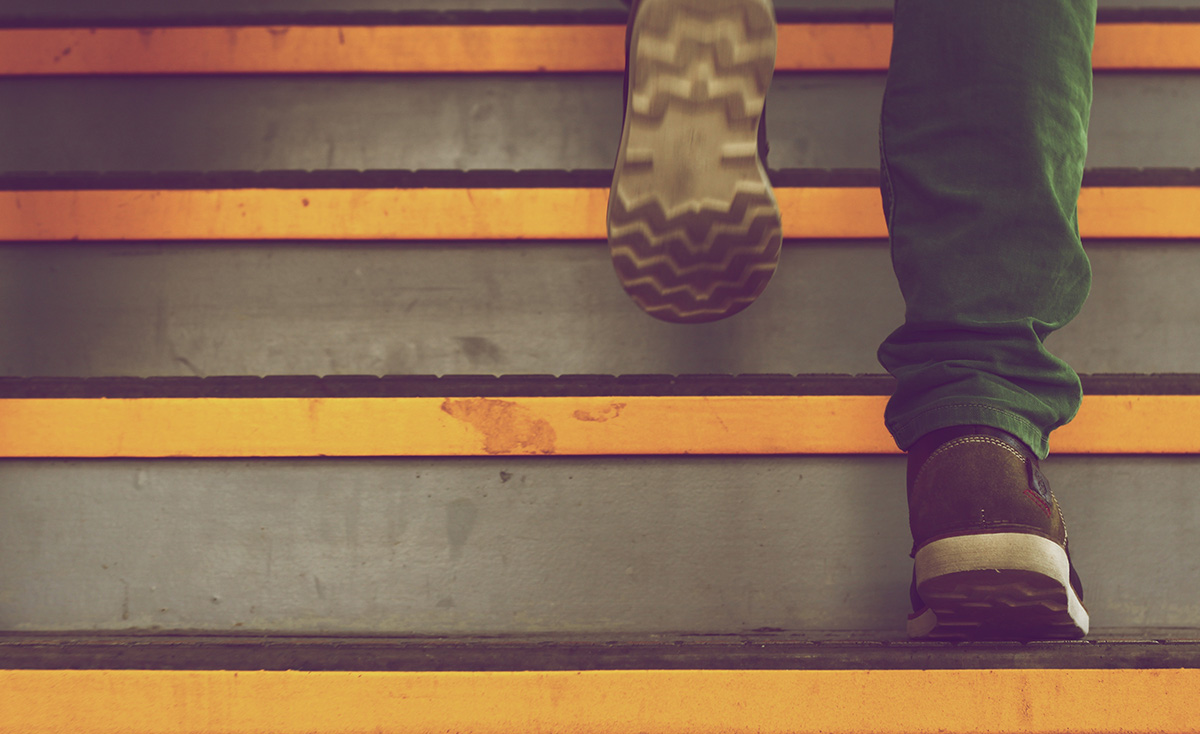 how great salespeople earn the next step