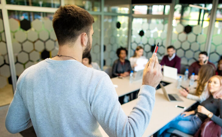 Sales Organization Structures Models, Tips, and Best Practices blog banner