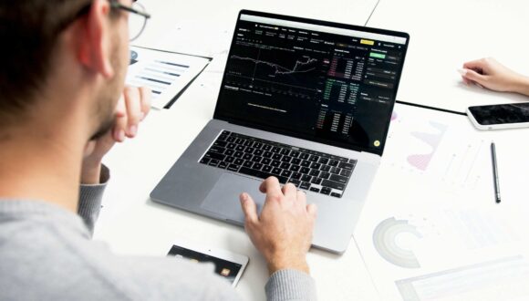 Move fast without breaking things: How the banking industry can safely drive AI innovation