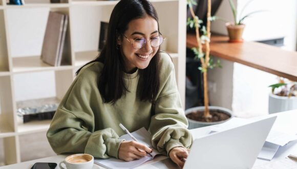 AI agents for sales: 100+ prompts to get you going