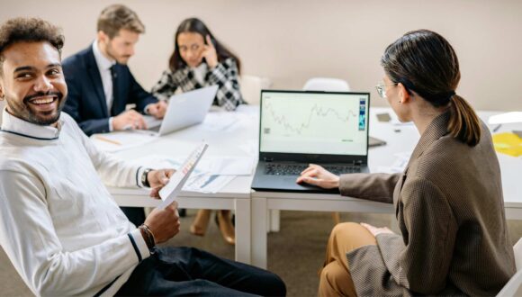 Streamlining B2B sales data analysis with AI agents