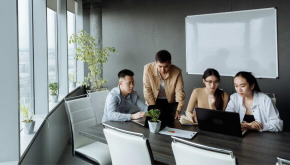 Lead intelligence: How to leverage B2B buyer insights