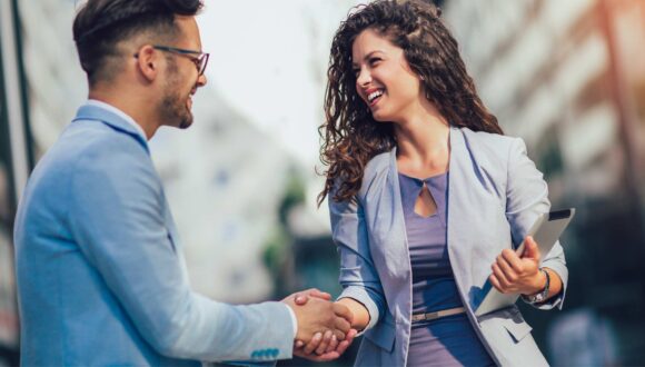 How to create a sales presentation that wows buyers