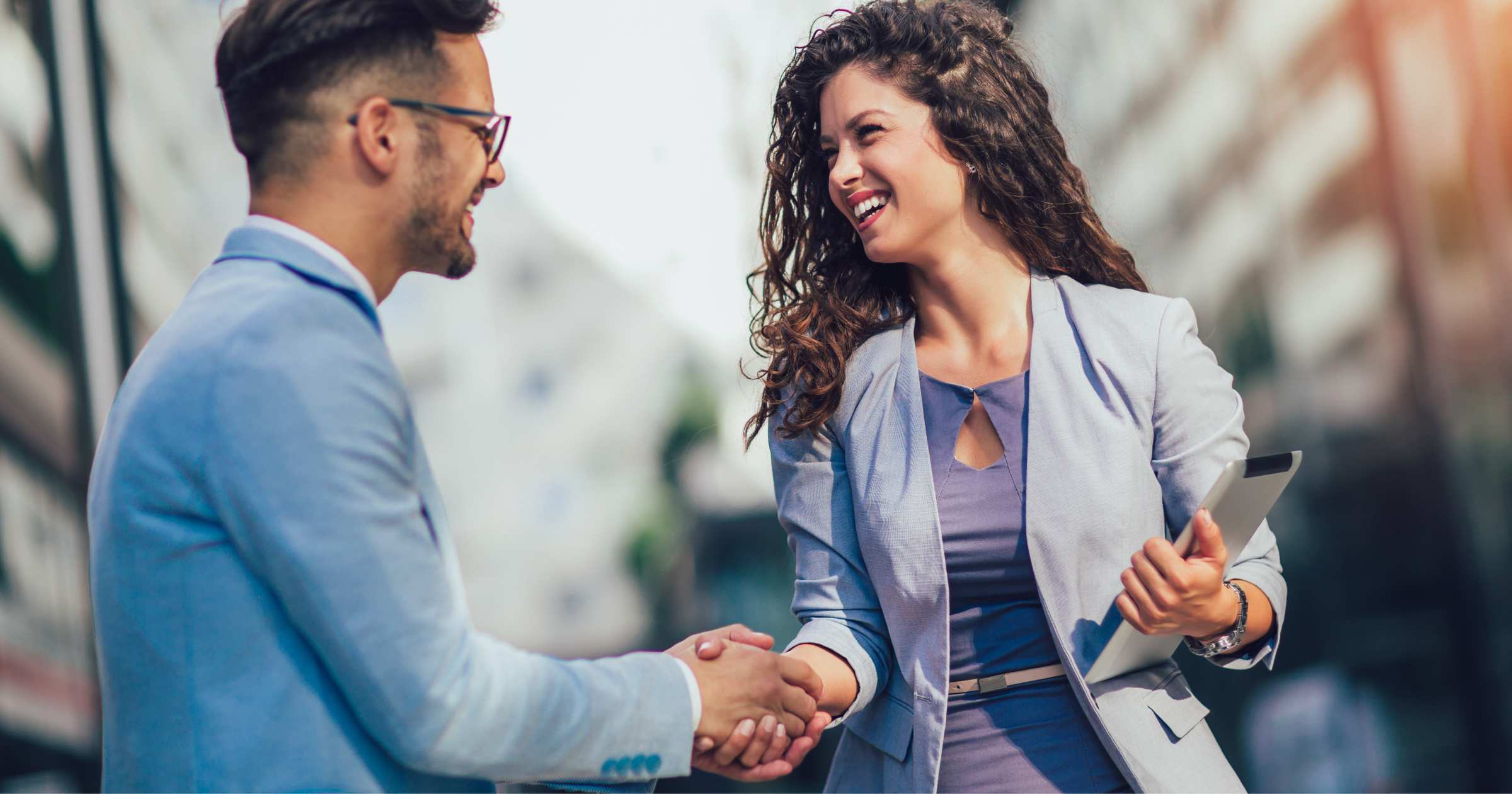 How to create a sales presentation that wows buyers