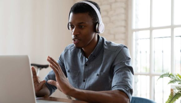 How to simulate complex sales conversations with AI