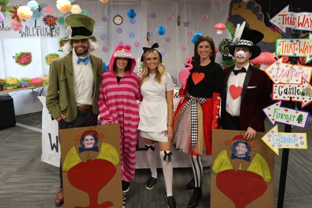 Alice in Wonderland Halloween costumes at Highspot